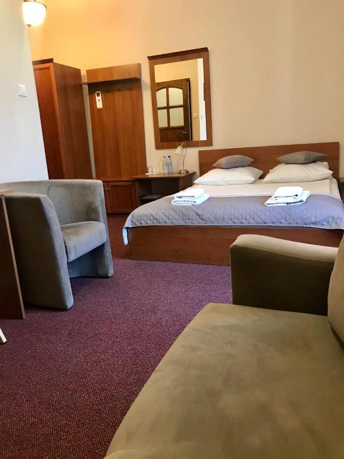 Hotelik Polonia Łowicz Exteriör bild