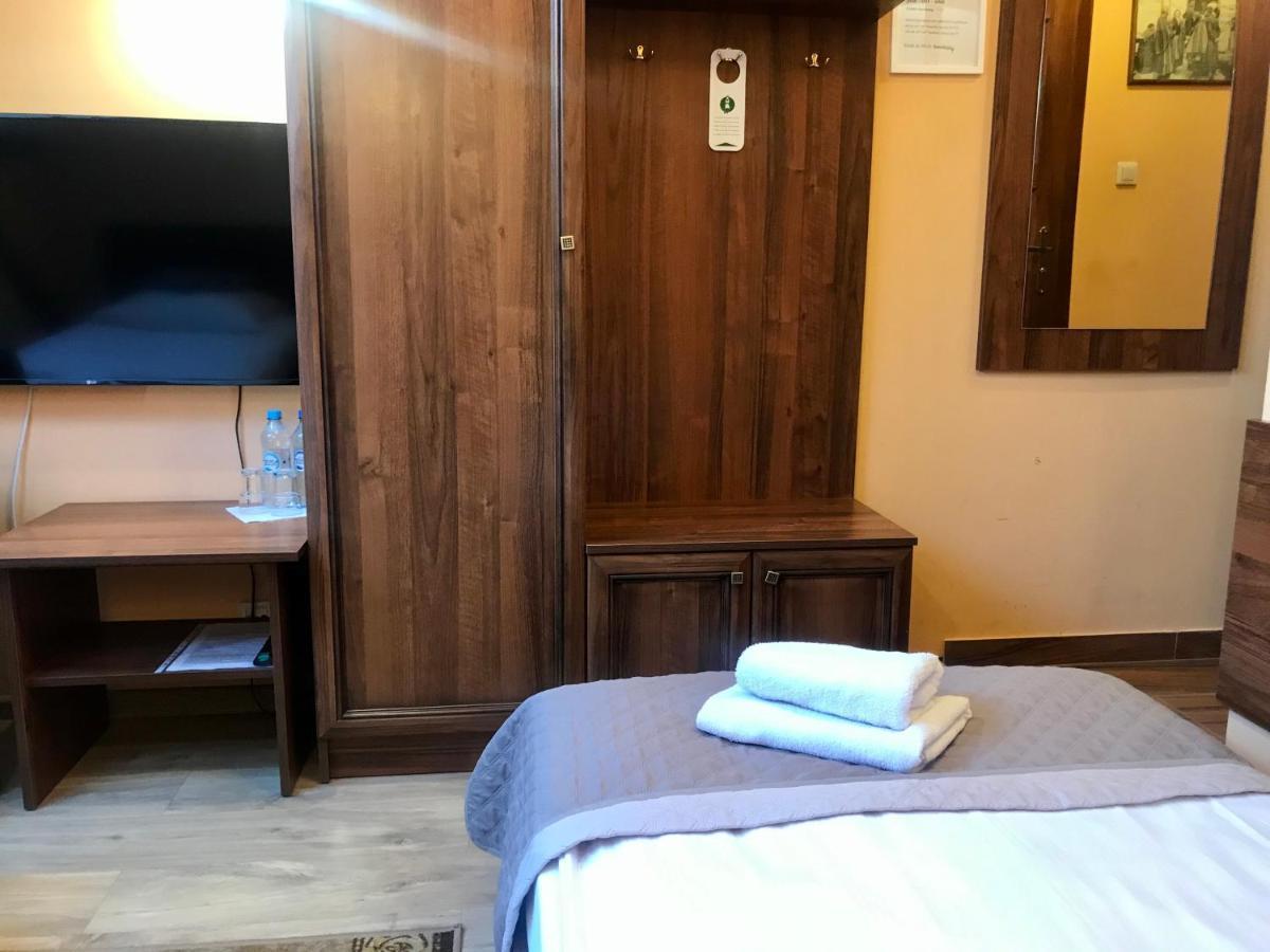 Hotelik Polonia Łowicz Exteriör bild