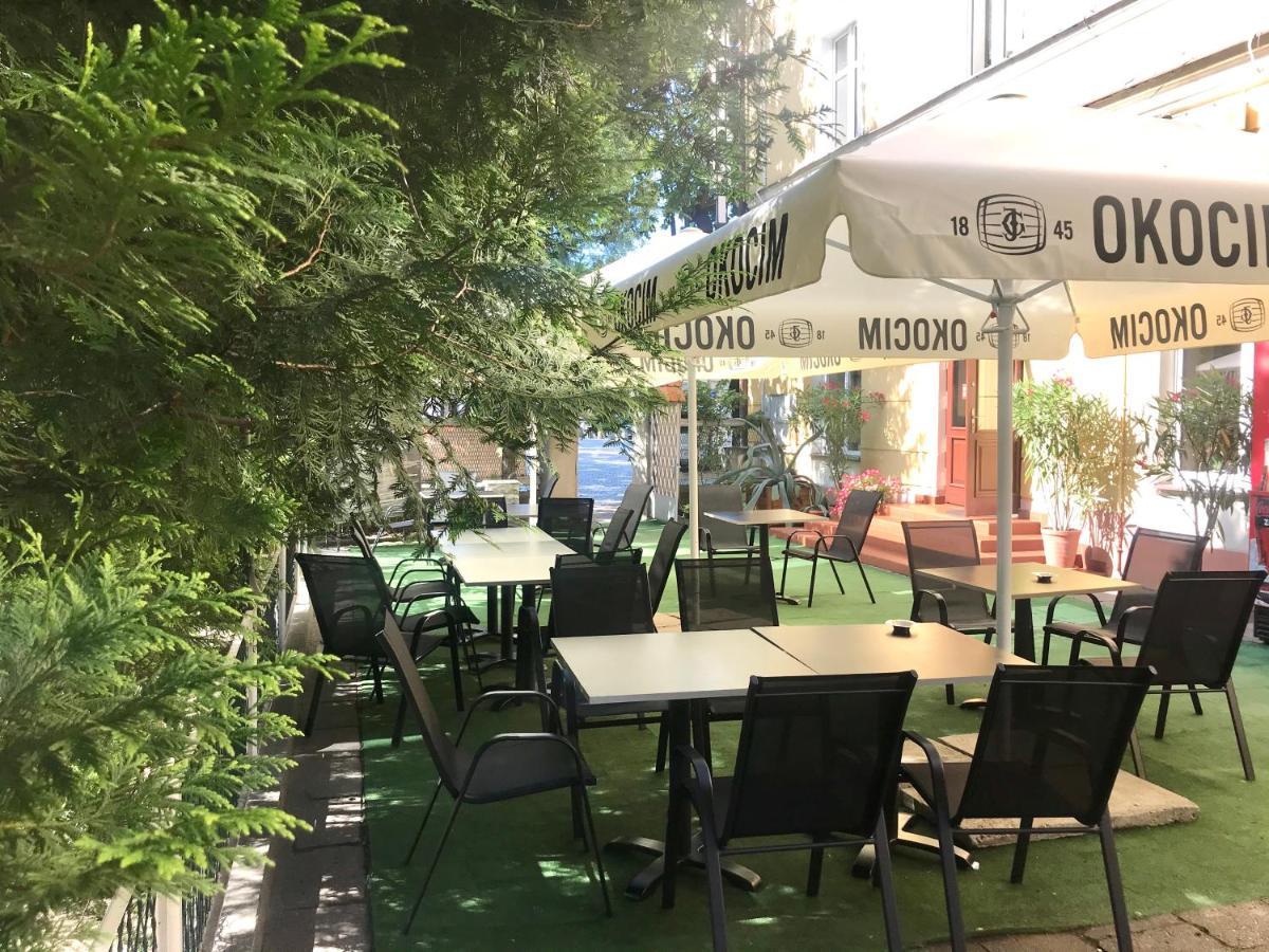 Hotelik Polonia Łowicz Exteriör bild