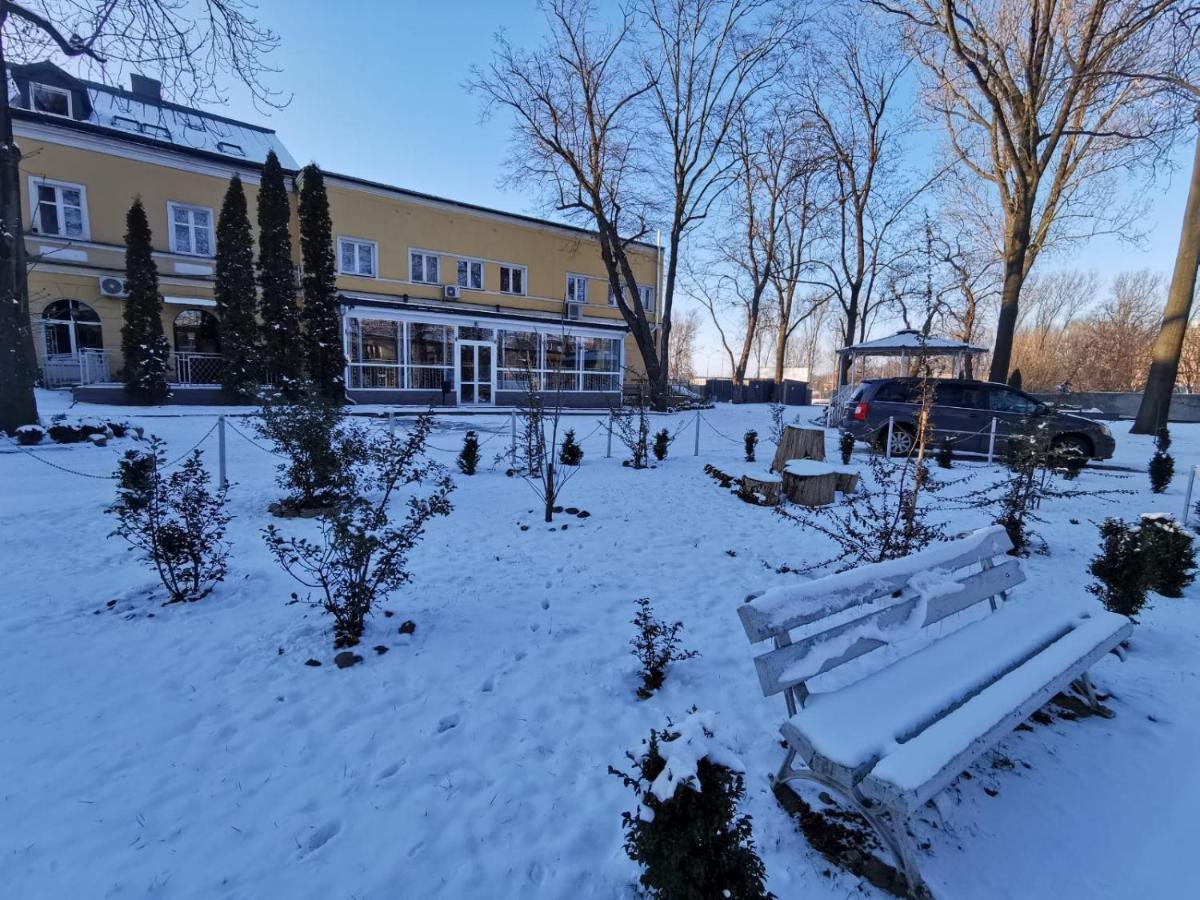 Hotelik Polonia Łowicz Exteriör bild