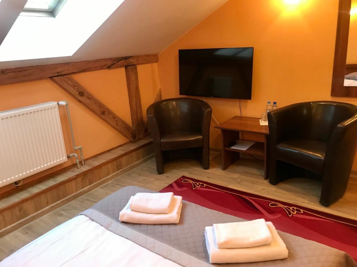 Hotelik Polonia Łowicz Exteriör bild