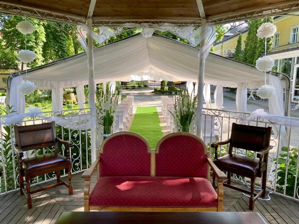 Hotelik Polonia Łowicz Exteriör bild