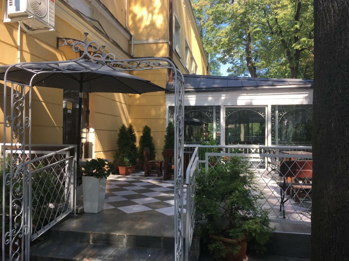 Hotelik Polonia Łowicz Exteriör bild